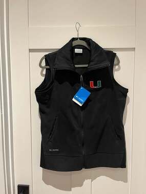 University of Miami Full Zip Vest: Men’s size XL , new with tags